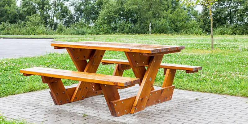 Creative Pallet Picnic Table Ideas 